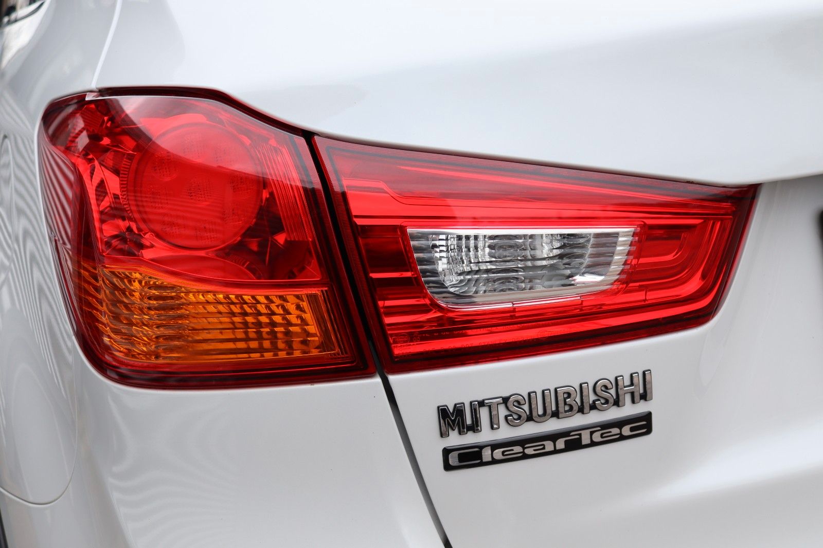 Fahrzeugabbildung Mitsubishi ASX 1.6 DI-D 2WD KLIMAAUT CAM TEMPO SITZHZG AHK
