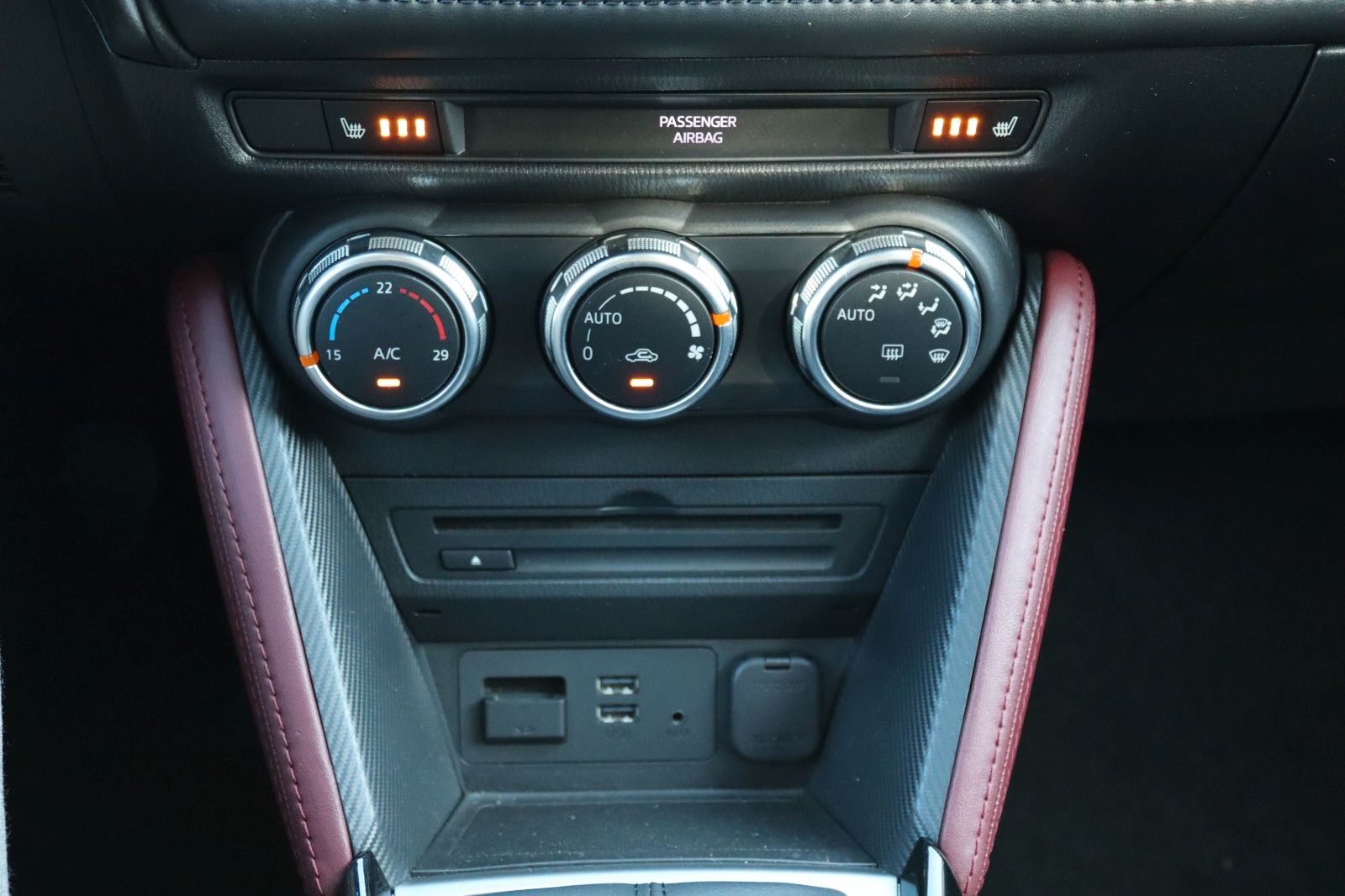 Fahrzeugabbildung Mazda CX-3 1.5 NAVI KLIMAAUT HUD LEDER CAM LED AHK